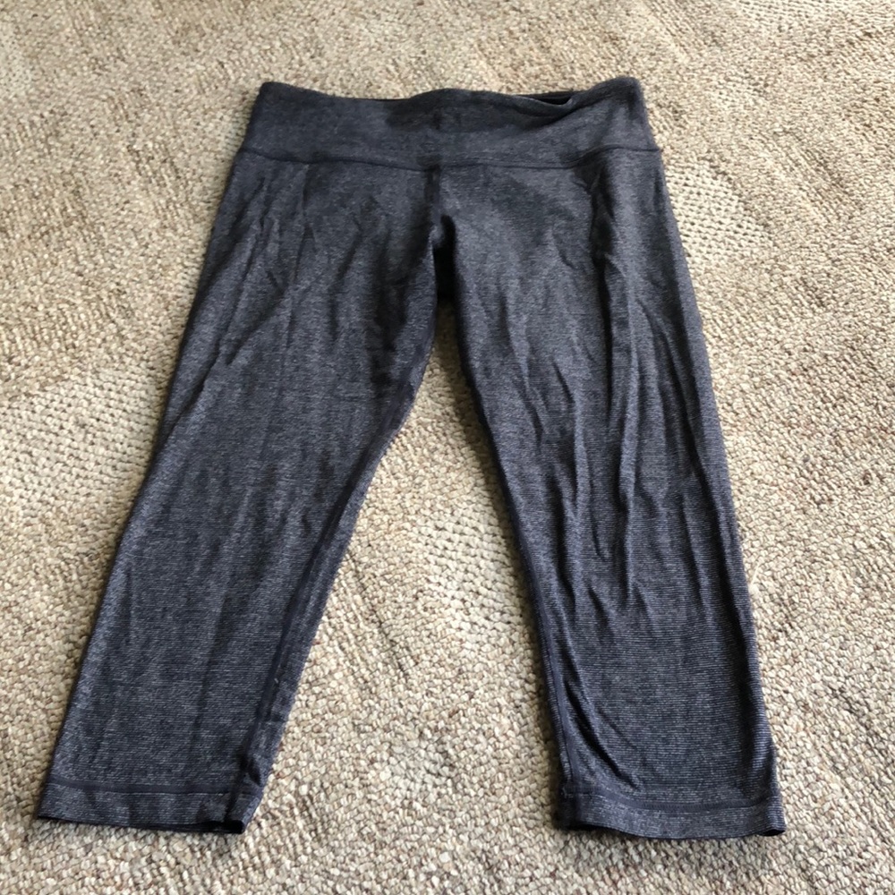 Lululemon cropped yogas